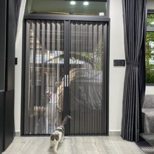 Cửa Lưới Xếp Lá Nhôm – Giải Pháp Sang Trọng, Tiện Ích Cho Mọi Không Gian