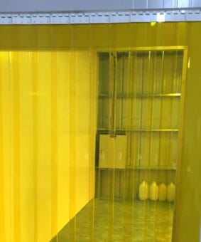 Rèm ngăn lạnh PVC màu vàng trong Rèm ngăn lạnh PVC màu vàng trong