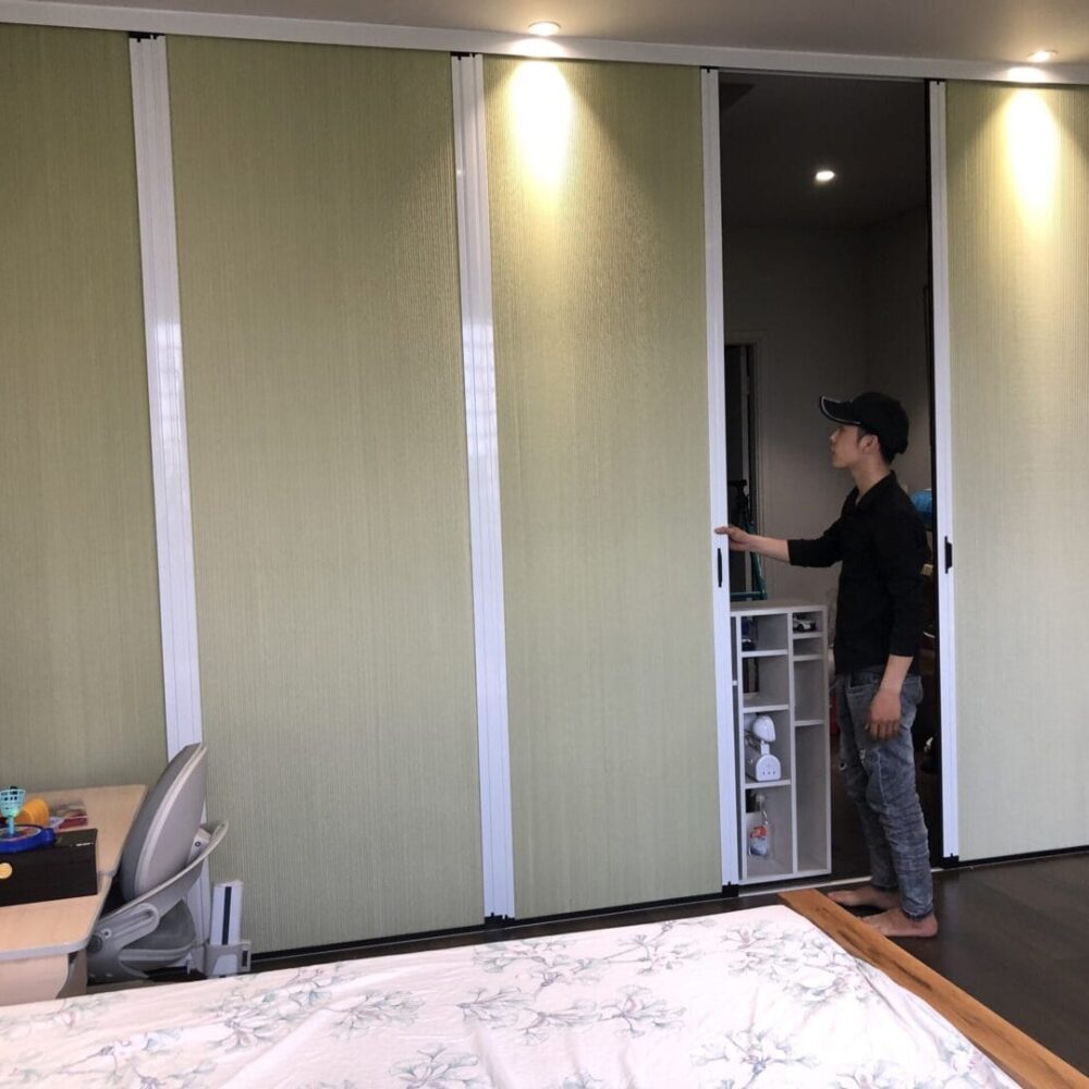 Vách ngăn phòng hệ xích cánh nối