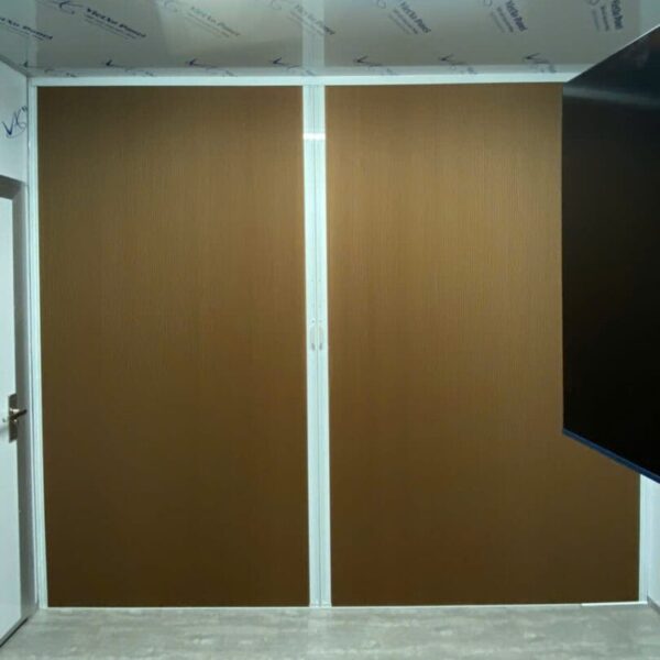 Vách ngăn hai cánh hệ xích 45