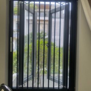 Cửa Xếp Lá Nhôm – Lá Nhôm Đặc, Lưới, Kết Hợp PVC Trong & Báo Giá Chi Tiết