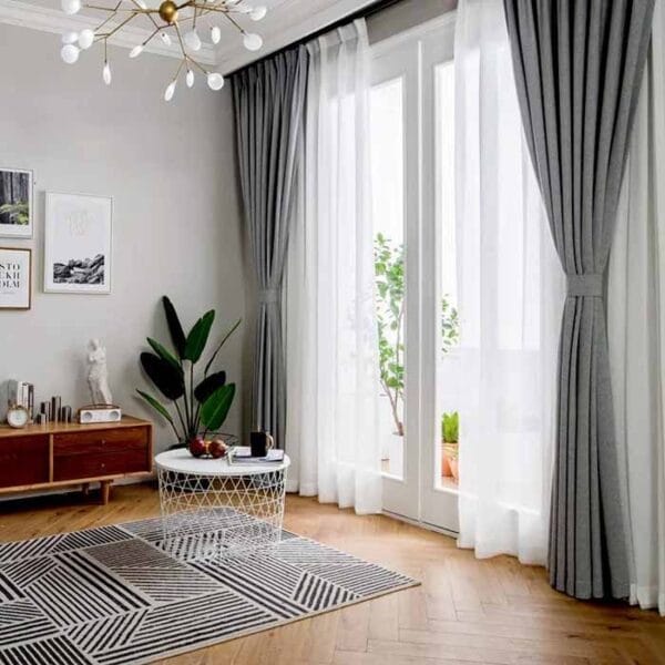 Rèm vài chiếm nhiều diện tích hơn nhưng lại ít hiệu quả hơn