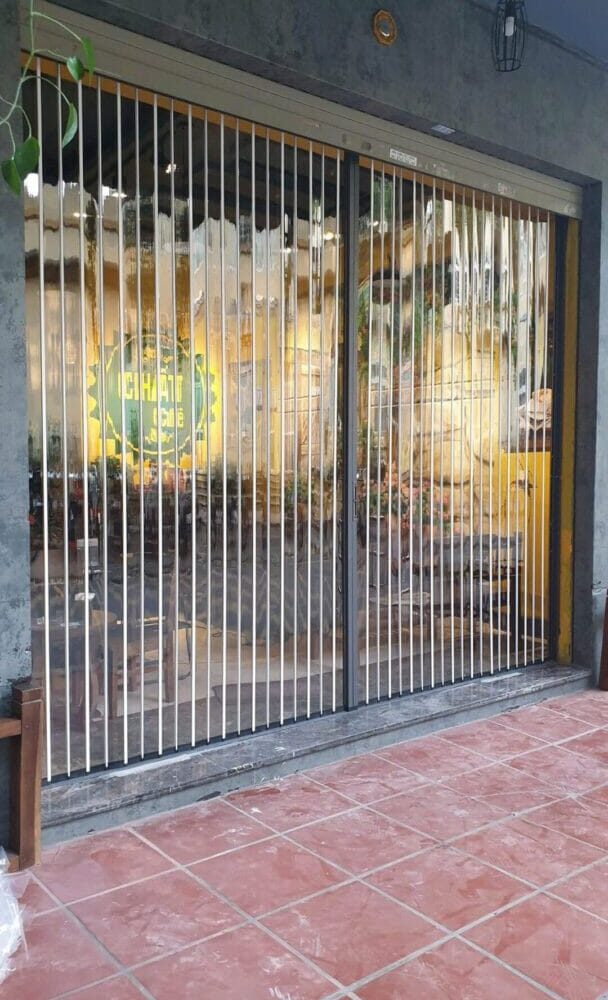 Cửa Xếp Lá Nhựa Polycarbonate: Giải Pháp Ngăn Lạnh & Chia Phòng Hiện Đại Cửa Xếp Lá Nhựa Polycarbonate: Giải Pháp Ngăn Lạnh & Chia Phòng Hiện Đại