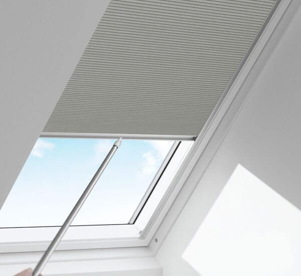 Rèm che nắng giếng trời kéo tay