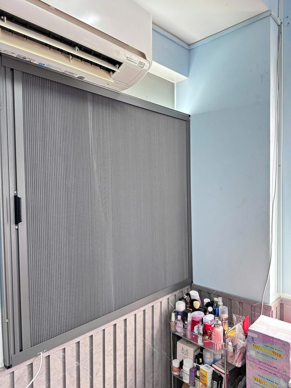 Vách Ngăn Tổ Ong Giá Rẻ: Giải Pháp Tiết Kiệm Điện & Chia Phòng Hoàn Hảo