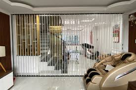 Chi phí lắp đặt rèm nhựa PVC kéo xếp