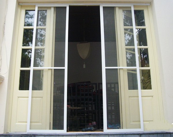 cửa lùa chống côn trùng cho cửa chính cần đo đạc chuẩn