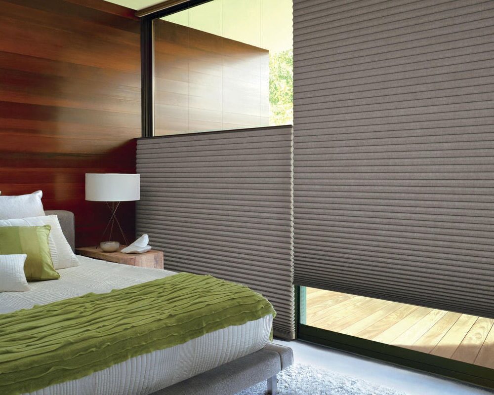 Rèm tổ ong kéo lên xuống: Linh hoạt ánh sáng, dễ sử dụng