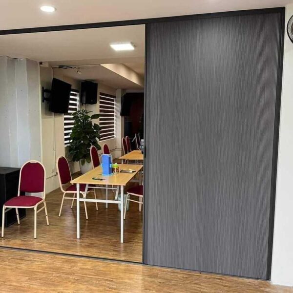 Ứng dụng thực tế của rèm tổ ong không khoan tường trong không gian sống hiện đại.