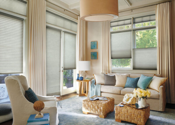 Rèm tổ ong Hàn Quốc tạo cảm giác gọn nhẹ, sang và kiểm soát ánh sáng linh hoạt cho phòng khách.